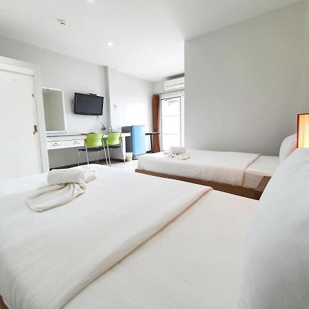 Orchid Surin Apartamento Exterior foto