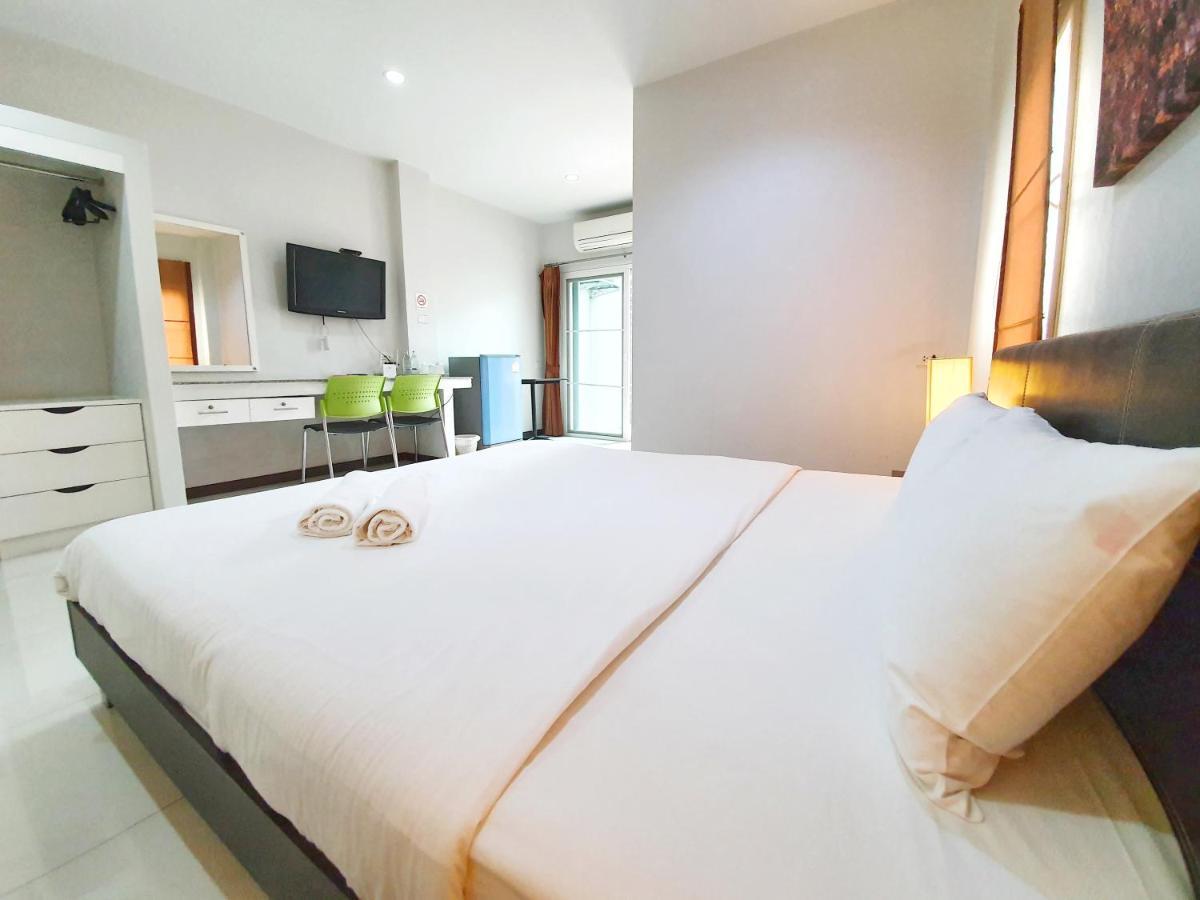 Orchid Surin Apartamento Exterior foto